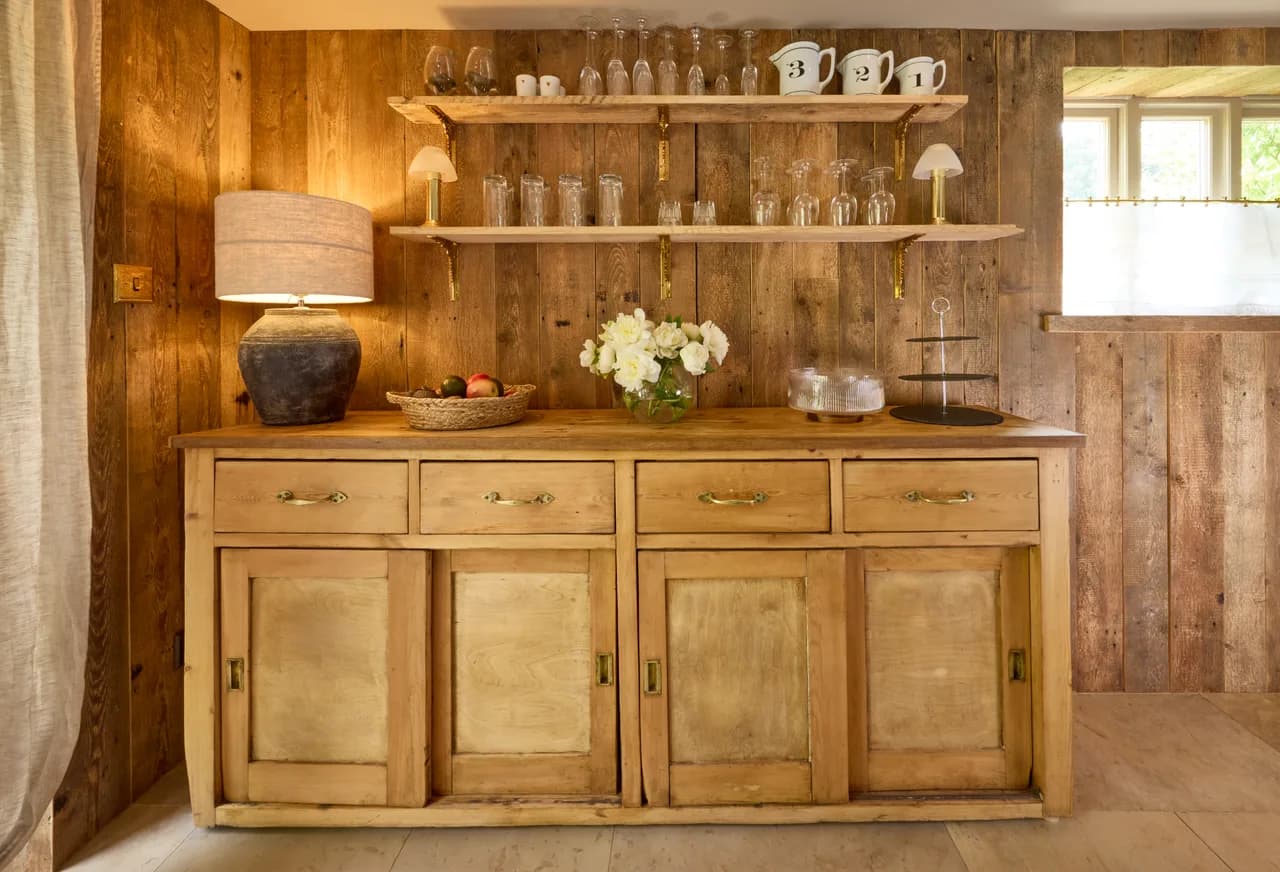 Fully equipped luxury kitchen in a Cotswolds holiday let
