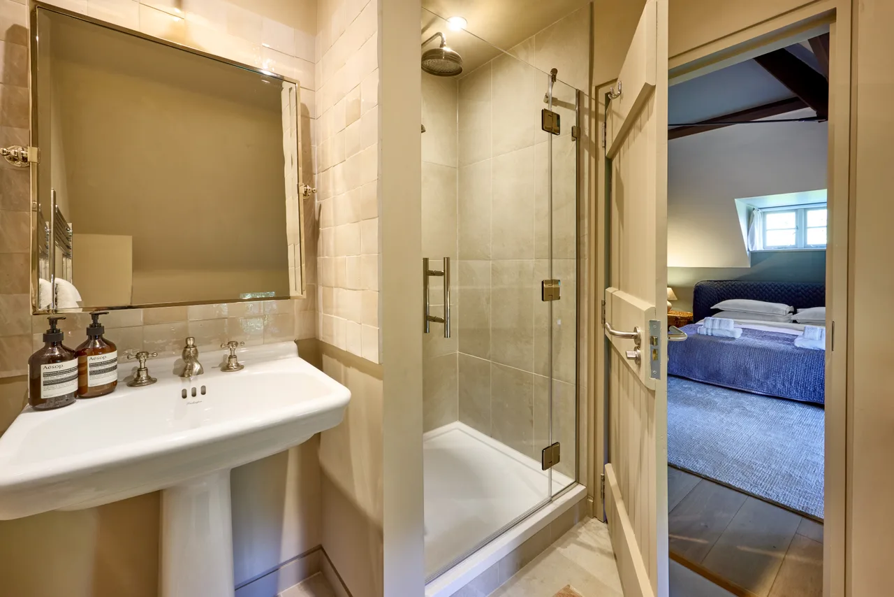 Choosing a Cotswolds Holiday Let Manager | AceHost