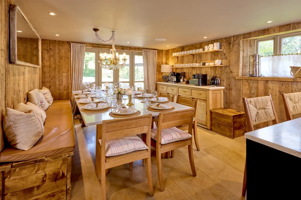 Cotswolds luxury vacation rental consultation with AceHost